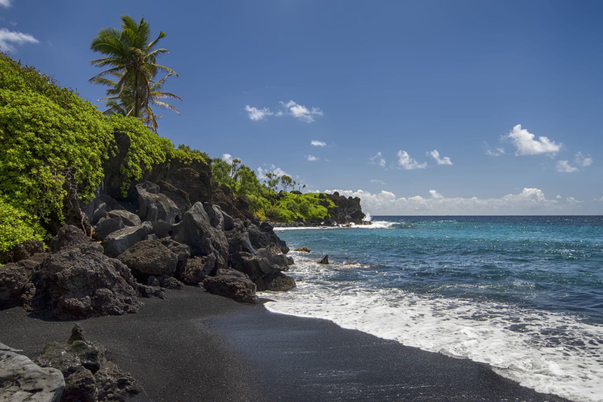 10 Beaches With Black Orange And Even Green Sand Islands   Rainbow Beaches Waianapanapa Black Sand Beach Maui 1 Scaled 